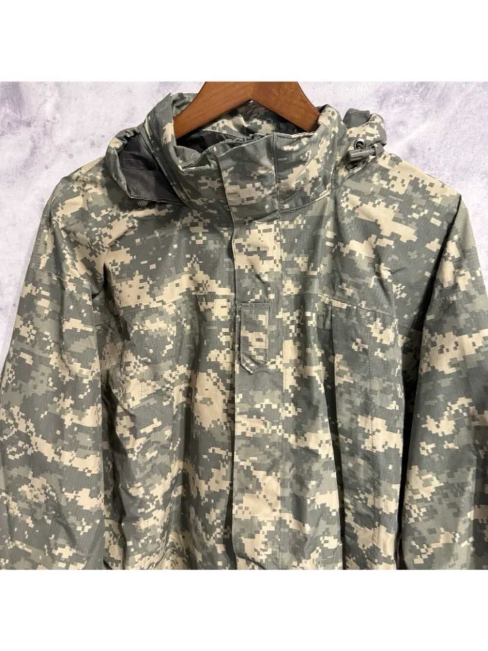 US Army Gen III ECWCS Soft Shell Jacket UCP Digital Camo Large Regular Military
